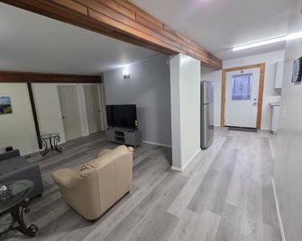 Spacious 3-Bedroom Private Guest Suite - Inuvik