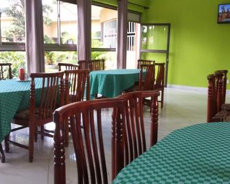 Pauline Hotel Lira - Lira - Restaurante