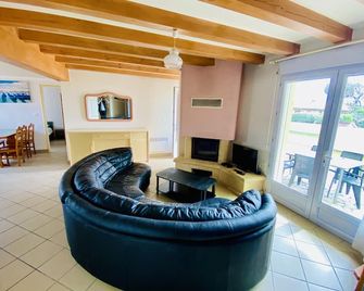 Agréable maison mitoyenne 6 personnes avec jardin proche Plage du Vivier (214) - Biscarrosse - Salon