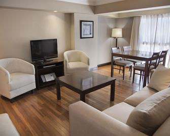 Premium Tower Suites Mendoza - Mendoza - Living room