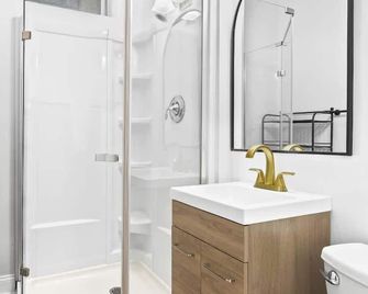 Cozy Pittsburgh Home with King Beds - short drive to all - Pittsburgh