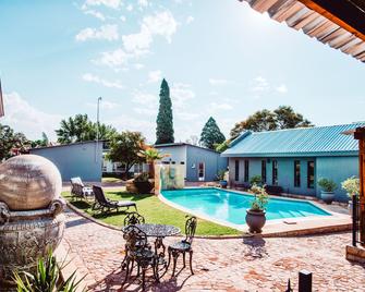 Le Grant Guesthhouse - Kroonstad - Pool