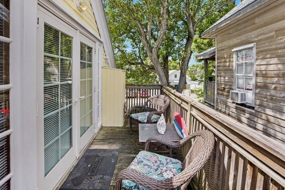 Suzys Parrot Perch by Last Key Realty - Key West - Balkon