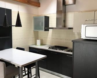 Apartmentspadova - Padua - Kitchen