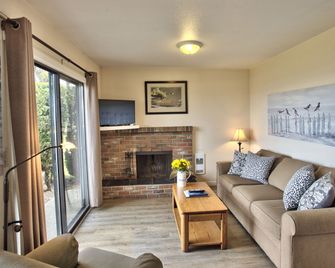 Beach Acres Resort - Parksville - Salon