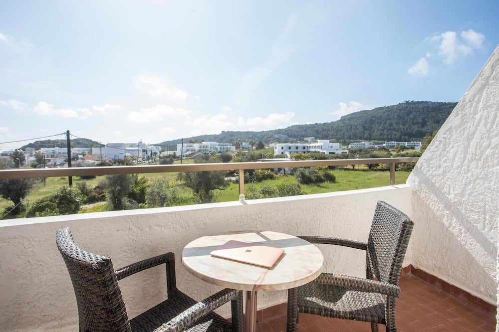 نيس ان ا بريكفاست