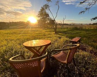 Vacy Hunter Valley Lodge - Vacy - Patio