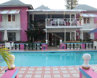 Hibiscus Hostel - Montego Bay - Pool