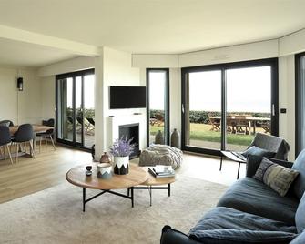 Beachfront Apartment with Pool - Benerville-sur-Mer - Wohnzimmer