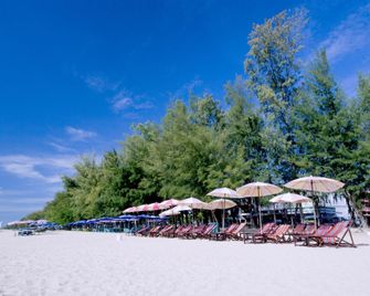 Grand Pacific Sovereign Resort & Spa - Cha-am - Beach