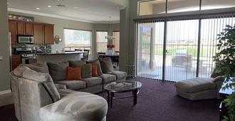Bullheadcity Resort Home - Bullhead City - Living room