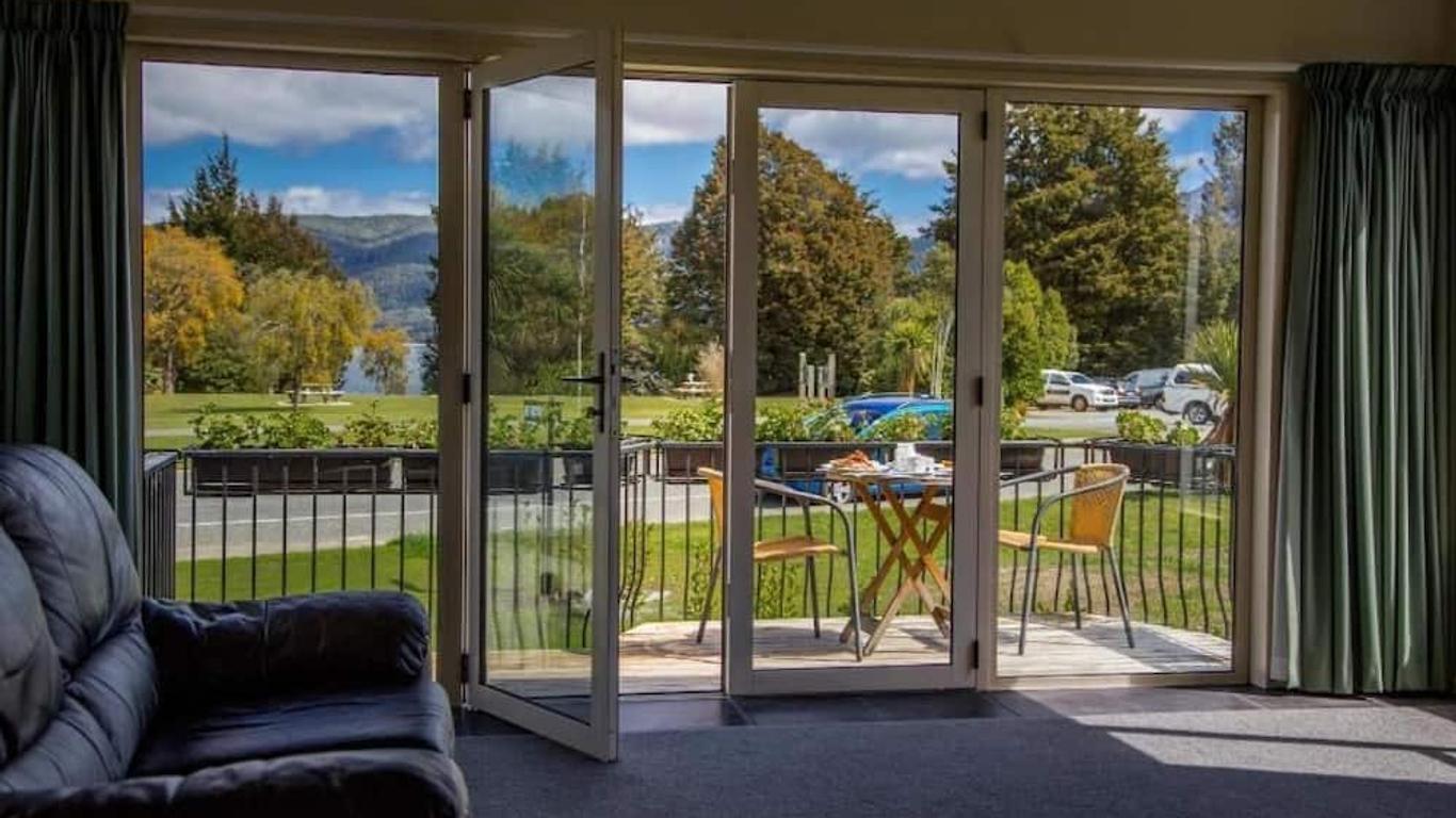 Te Anau Lakefront Bed and Breakfast