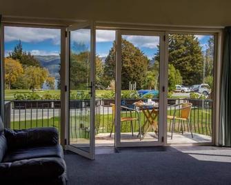 Te Anau Lakefront Bed and Breakfast - Te Anau - Balcon