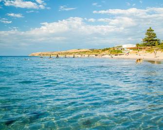 Lady Bay Hotel - Normanville - Beach