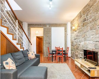 Casa da Sé by Sé Apartamentos - Braga - Living room