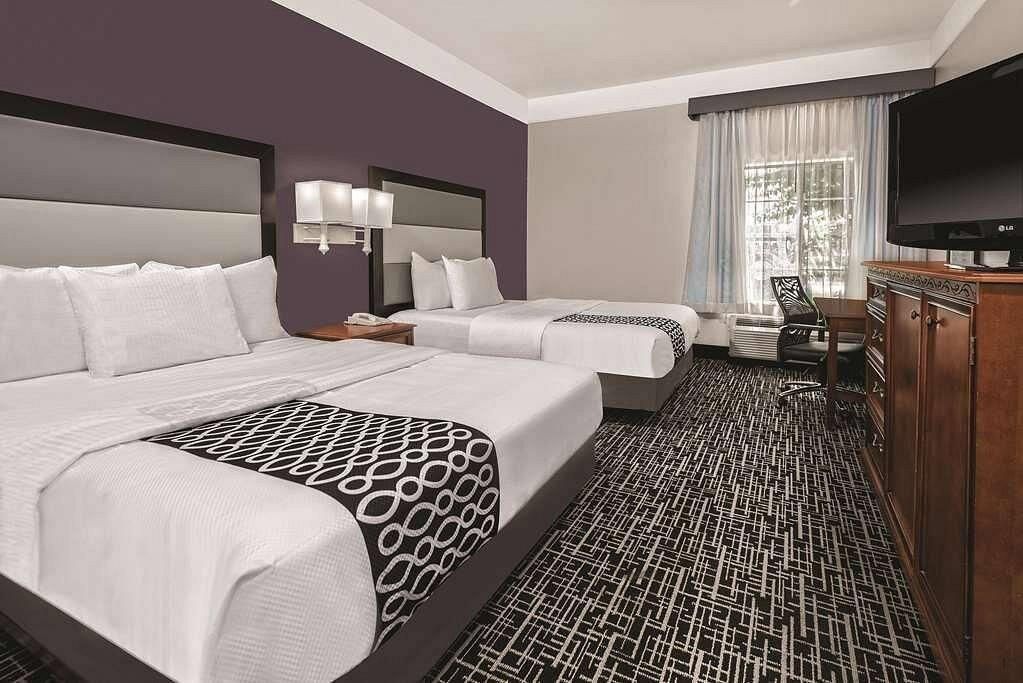Quality Inn & Suites - Rosenberg - Slaapkamer