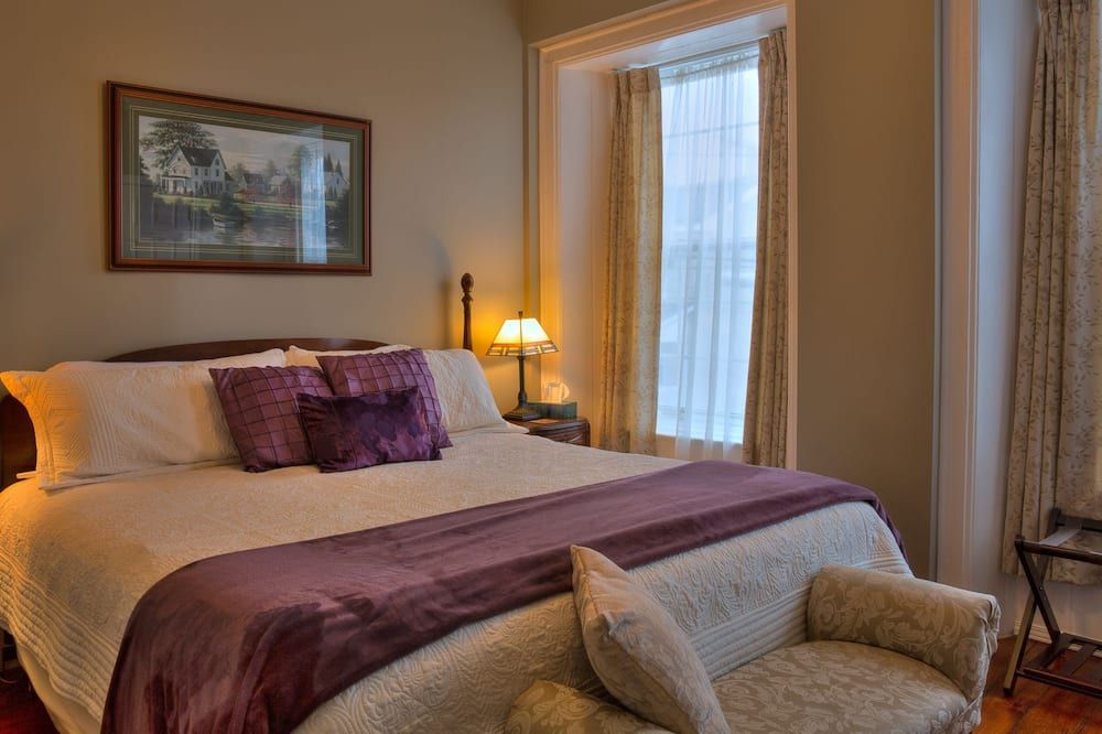 Sir Isaac Brock B&B Luxury Suites - Brockville - Ložnice