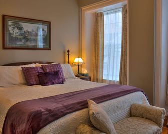 Sir Isaac Brock B&B Luxury Suites - Brockville - Ložnice