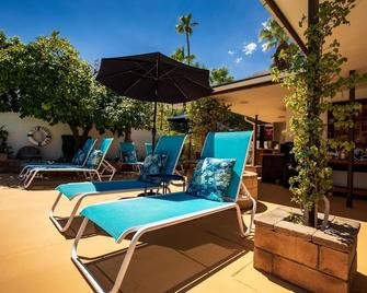 Old Ranch Inn - Adults Only 21 & Up - פאלם ספירנגס - פטיו