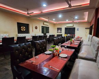 Green County Wellness Retreat - Burdwan - Restaurant