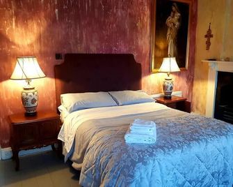 On our doorstep discover The Wild Atlantic Way and all the splendors of Clare - Ennistymon - Camera da letto