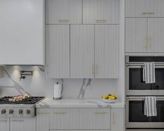 Laplaya- 5bed Villa 1min 2 Beach Heated Salt Pool - Fort Lauderdale - Kitchen