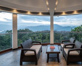 Fort Munnar - Chinnakanal - Balcony