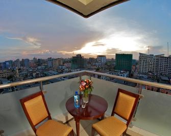 Tanzanite Executive Suites - Daressalam - Balkon