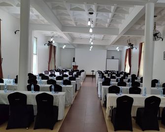 Garden Courts Hotel Masaka - Masaka - Sala de reuniones