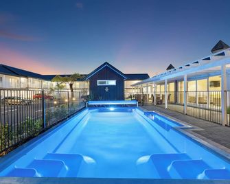 نيوينا روتوروا - روتوروا - حوض السباحة