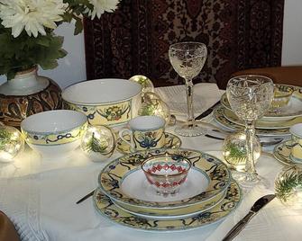 Stylish Holiday Home Near Sea - Kamperland - Comedor