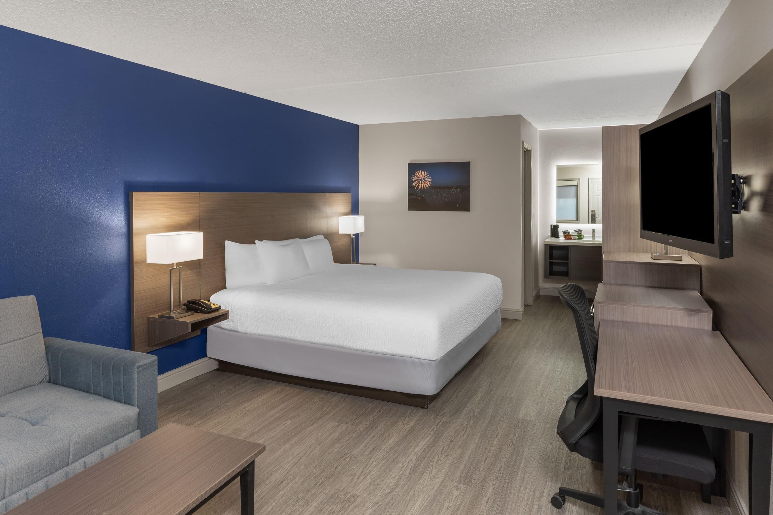 Angel Inn Near Imax, A Travelodge By Wyndham - ברנסון - חדר שינה