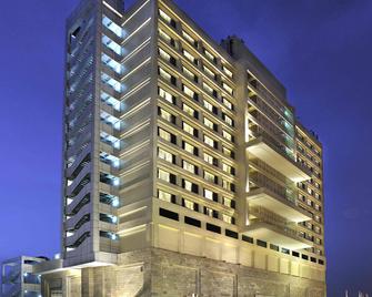 Holiday Inn New Delhi Mayur Vihar Noida By IHG - New Delhi - Building