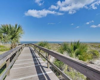 Fernandina Beach Townhome w/ Patio: Walk to Beach! - Fernandina Beach