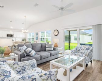 Gulf Gallery 3/2 in The Village of Moultrie Creek - Sumterville - Living room