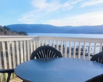 Piper's Bluff. Ocean view 3-bedroom, 1 3/4-bathroom apartment. - Queen Charlotte - Balcón