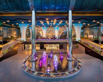 Sahara Star - Bombay - Balcón