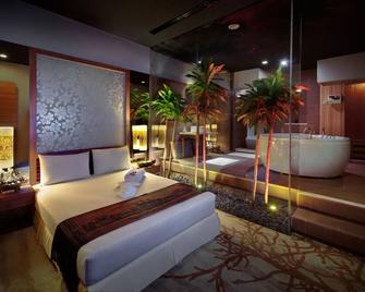 Nagaworld Hotel & Entertainment Complex - Phnom Penh - Bedroom