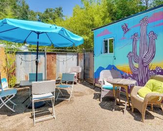 Pet-Friendly Patagonia Apt about 12 Mi to Wineries! - Patagonia - Patio