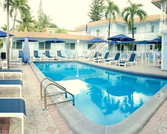 Great Escape Apartments by Lowkl - Lauderdale-by-the-Sea - Πισίνα