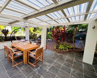 Entire 4 bedroom House easy to BNE & Gold Coast - Springwood - Patio