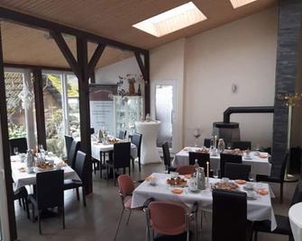 Gasthof & Pension Zum Fässchen - Plate - Restaurante