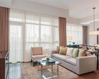 Aruga Apartments by Rockwell Makati - Makati - Living room