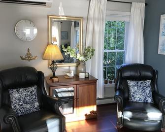 Beautiful Maine Views! Comfort of home! Exciting Adventures! - Bath - Wohnzimmer