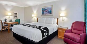 La Quinta Inn by Wyndham Stockton - Stockton - Bedroom
