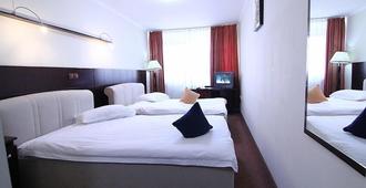 Hotel Helin Aeroport - Craiova - Craiova - Yatak Odası