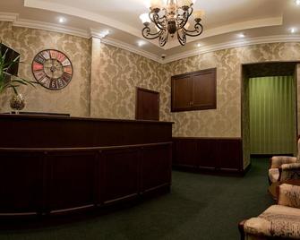 Vasilievskiy Dvor Hotel - Sankt Petersburg - Rezeption