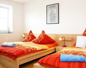 Nice, centrally located apartments in Cologne, streetcar stop in front of the door. - Leverkusen - Ložnice