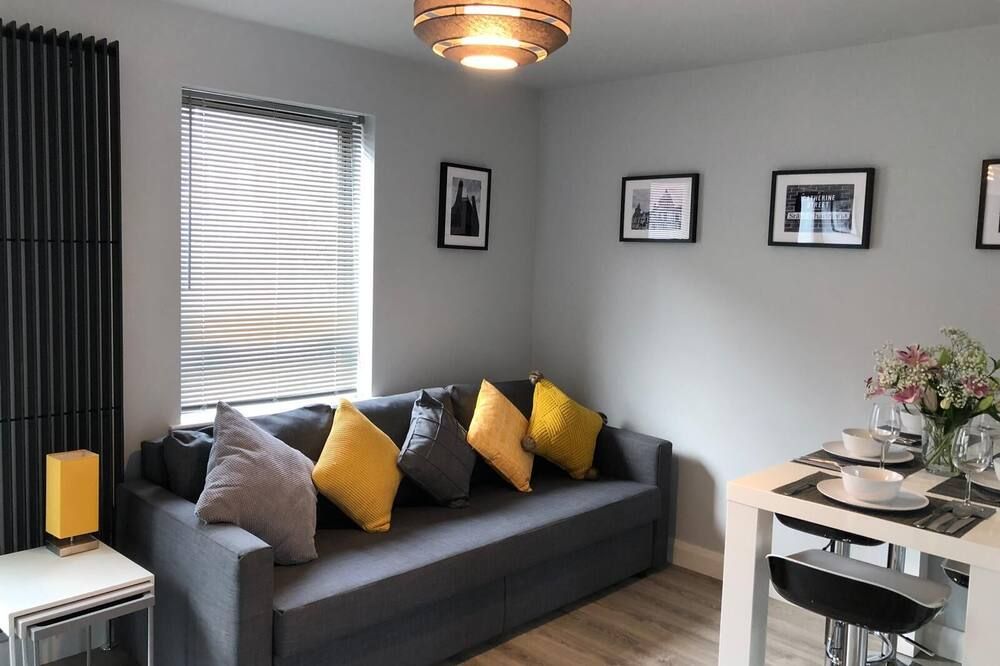 City Centre Townhouse-3 Bedrooms & Parking - Excellent Location - Belfast - Wohnzimmer