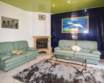 Awesome home in Borgo - Borgo - Salon